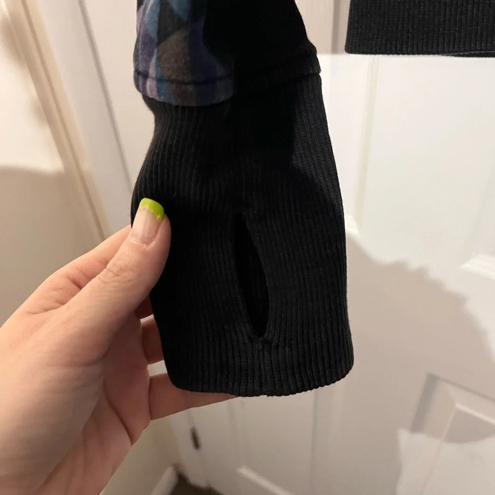 lululemon athletica Black & Purple Geometric Hooded zip up sweater - Picture 7 of 8